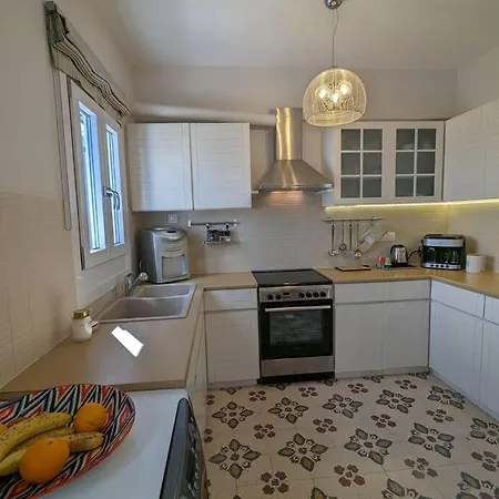Apartment Comfortable 2-bedroom With Balcony & Port View Adamantas (Milos)