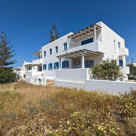 Comfortable 2-bedroom With Balcony & Port View *