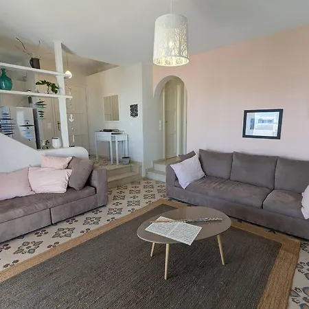 Comfortable 2-bedroom With Balcony & Port View * Adamantas (Milos)