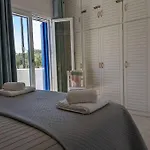 Apartmán Comfortable 2-bedroom With Balcony & Port View *