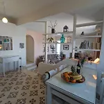 Comfortable 2-bedroom With Balcony & Port View *