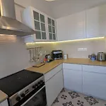 Comfortable 2-bedroom With Balcony & Port View Apartmán Adamantas (Milos)