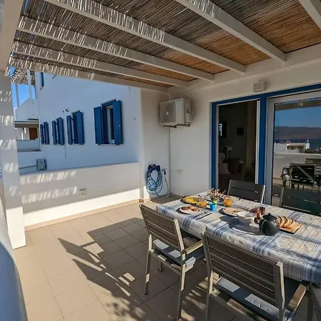 Comfortable 2-bedroom With Balcony & Port View *
