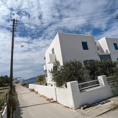 Comfortable 2-bedroom With Balcony & Port View Apartmán Adamantas (Milos)